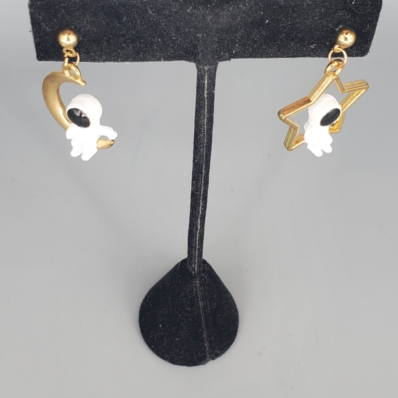 Astronaut Goldtone Moon Star Earrings and Goldtone Turquoise Bracelet Set - Picture 3 of 10